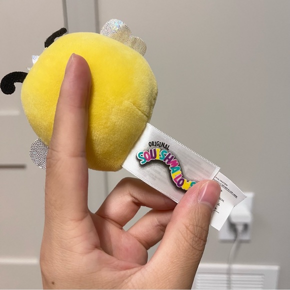 Squishmallow Micromallow - Sunny the Bee - Picture 3 of 4